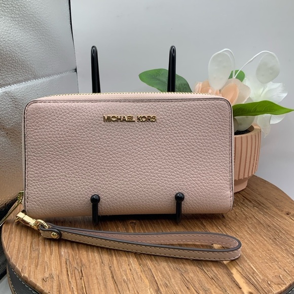Michael Kors Handbags - Michael Kors Powder Blush Jet Set Travel Flat Leather Pebbled Wristlet Wallet